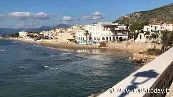 Sperlonga, quel borgo di casette bianche e mare cristallino a due ore da Roma