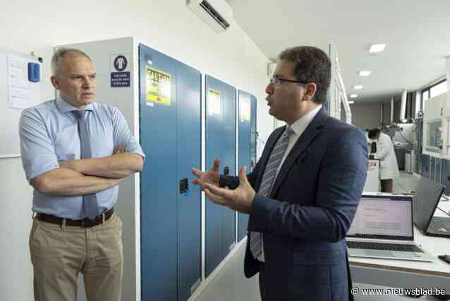 “1.000 km rijden met een elektrische wagen wordt mogelijk”, maar bedrijfsleider moest firma op vraag van zijn vrouw toch “in de buurt” vestigen