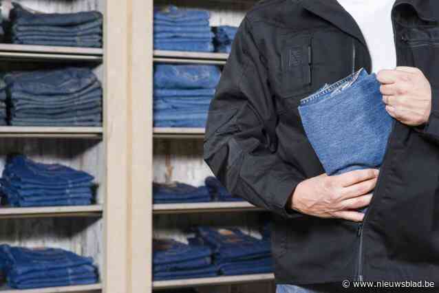 Duo riskeert vijf jaar cel voor 48 diefstallen in luxeboetieks: “Alles werd netjes bijgehouden in een boekje”