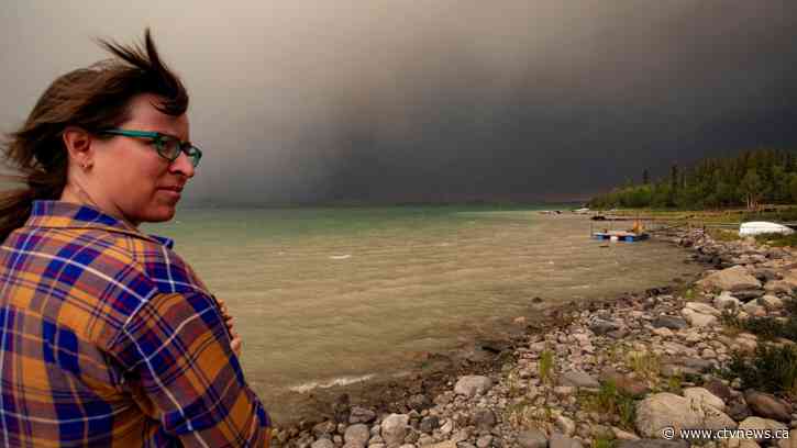 Alberta-N.W.T. wildfires burn area 4 times the size of P.E.I.; flames creep closer to Yellowknife