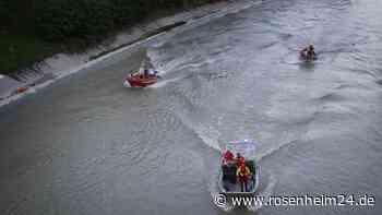 Vermisstensuche am Innkanal läuft nach wie vor – Mehrere Rettungskräfte im Einsatz
