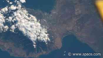 Deadly wildfires in Hawaii seen from International Space Station (photo)