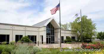 New contract would give Streamwood police officers  raises retroactive to 2022