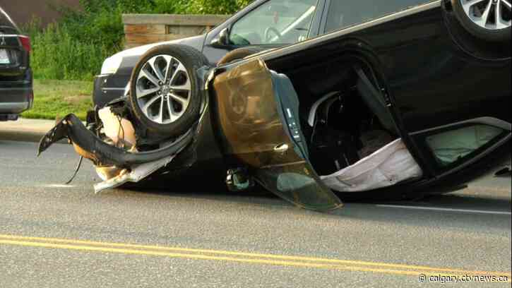 Calgary police arrest 1 person for impaired driving following rollover