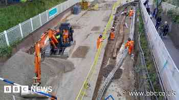Oxford station upgrade: 24-hour shifts needed to remove brick arch