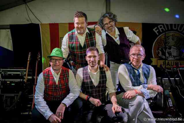 Coverband Frituur Paula is na 35 jaar nog lang niet uitgezongen: “Zwanzen op het podium, daar blijven we goed in”