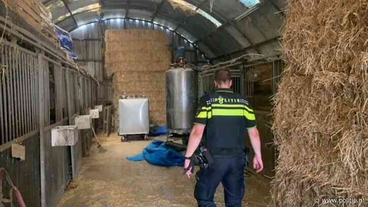 Heijningen / Willemstad/ Wouwse Plantage - Onderdelen drugslab aangetroffen in Heijningen