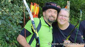 Außergewöhnlicher Sport: Zwei Niederbergkirchener jagen mit Pfeil und Bogen – wie im Wilden Westen