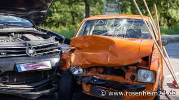 Vorfahrtsverstoß in Traunreut - VW und Opel Kadett mit Totalschaden nach Unfall