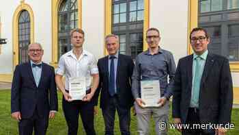 Neun Absolventen von der Fachschule für Mechatroniktechnik verabschiedet