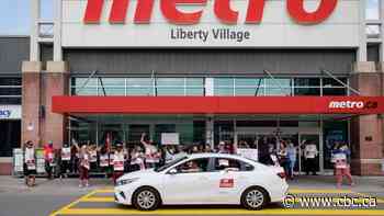 Metro asks Labour Ministry for help reaching deal with striking GTA workers, Unifor