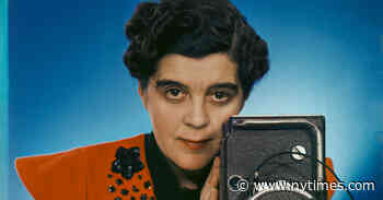 Creating a Riot of Color, in a Studio of Her Own