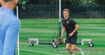 Aaron Connolly's reaction to Hull City signing Scott Twine on loan from Burnley