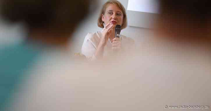 Paus zettelt Krach an: Was treibt die Ministerin um?