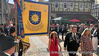 Europas Schützen gehen zwei Stunden in die Kirche in Peine