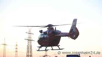 Schwerer Motorrad-Unfall auf B20 in Burgkirchen: Fahrer (19) schwer verletzt in Klinik geflogen