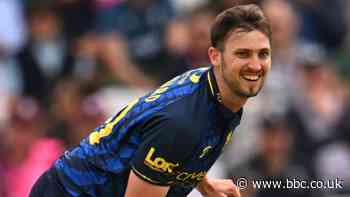 One-Day Cup: Warwickshire's Ed Barnard stars in resounding Bears win on return to Worcester