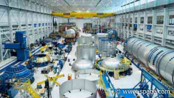 See Blue Origin's New Glenn rocket come together at Florida space coast factory (photo)