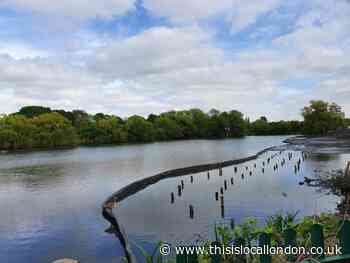 Rubber glove found after 'body' seen in Hornchurch lake