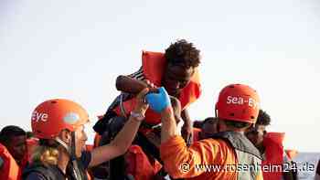 Hunderte Migranten erreichen Italien