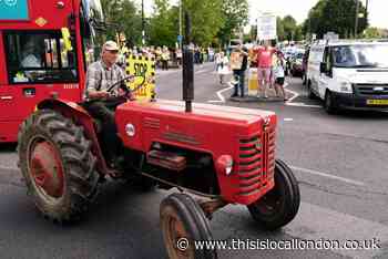Orpington War Memorial ULEZ protest halts traffic