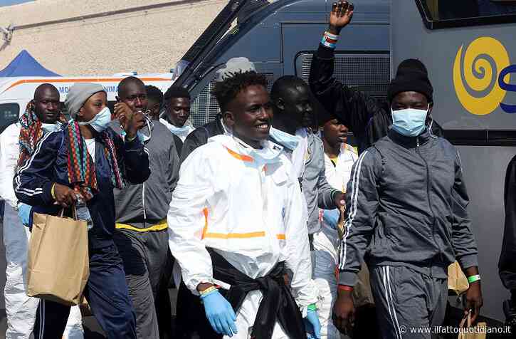 Migranti, la nave Geo Barents arriva a Bari con 55 persone a bordo: 43 sono minori non accompagnati