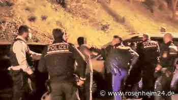 Eskalation auf Geburtstagsfeier im Autohaus: Gäste mit Ziegelstein und Likörflasche attackiert