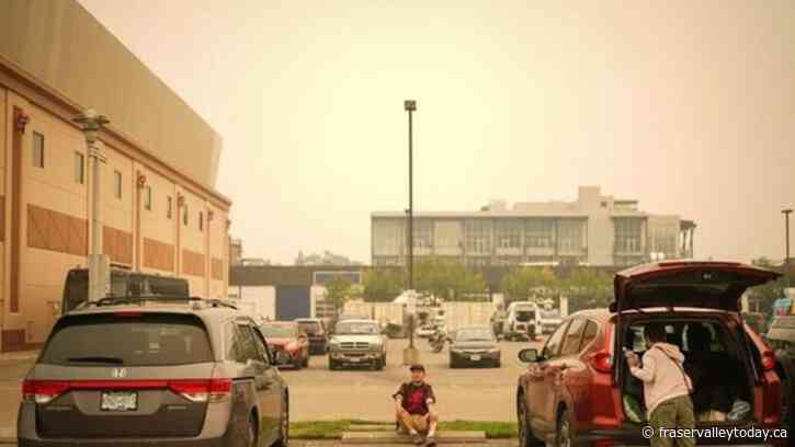 Travel ban in parts of B.C. disrupting tourism as raging wildfires burn