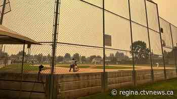 'Just an awful scene': Sask. baseball teams forced to flee Kelowna due to wildfire risk