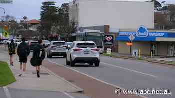 Vape shop 'defies all logic' in shopping centre showdown with mayor