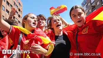 Women's World Cup: Fans rejoice in Madrid as Spain makes football history