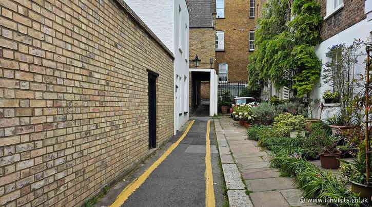 London’s Alleys: Carmel Court, W8