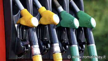 Caro carburanti, il Codacons denuncia il ministero: "È aggiotaggio"