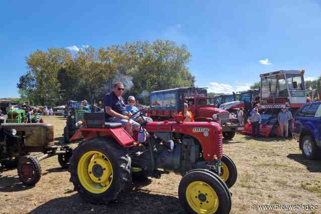Tractorprocessie sluit tiendaagse kermis af