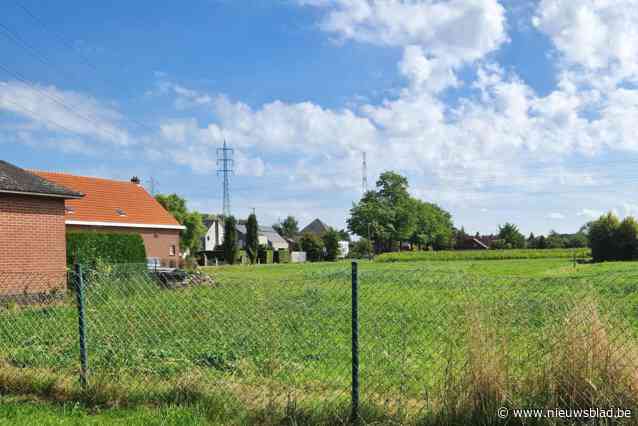 Aanvraag voor acht halfopen bebouwingen op Liersesteenweg