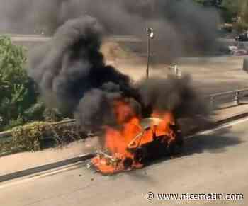 Un véhicule en feu sur l'autoroute A8 en direction d'Aix, la circulation fortement perturbée