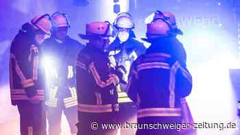 Aufräumarbeiten nach Großbrand in Recyclingfirma
