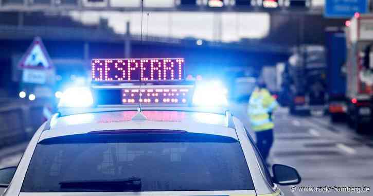 Lkw-Anhänger kippt um: A9 vier Stunden gesperrt