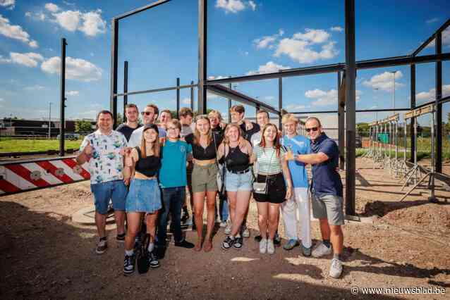 Symbolische ‘eerste steen’ brengt jeugdhuis De Choke dichter bij definitief onderdak: “Reputatie op vlak van livemuziek weer opblinken”