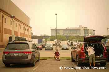 Travel ban in parts of B.C. disrupting tourism as raging wildfires burn