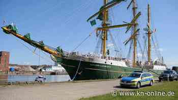 Bremerhaven: Segelschiff Alexander von Humboldt II kollidiert mit Schwimmkran