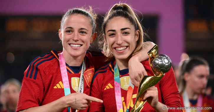 Spanish World Cup Star Finds Out Her Father Has Died Just After Winning Against England