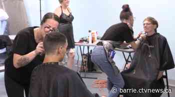Barrie hairstylists freshening up city's most vulnerable free of charge