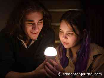 FRINGE REVIEW: Manatee an ambitious telling of many tales