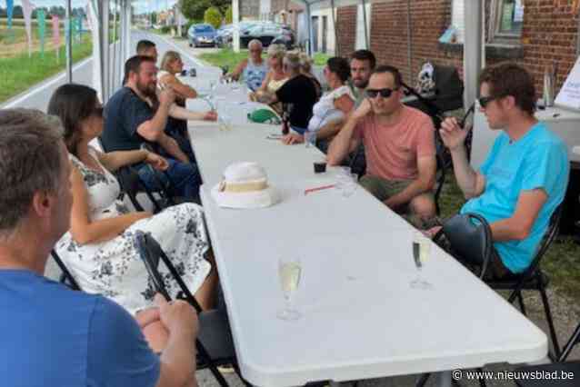 Veertig bewoners genieten met volle teugen van straatfeest