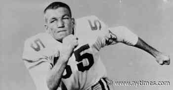 Maxie Baughan, Feared Linebacker of the 1960s, Dies at 85