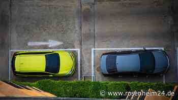 „Habe mir selbst geholfen“: Rentner malt sich eigenen Parkplatz – erst nach Jahren fällt es auf