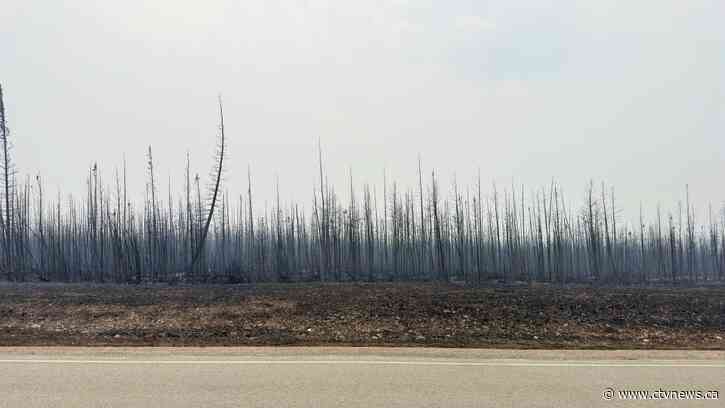 1,600 people remain in Yellowknife as officials urge evacuation; feds update on fires