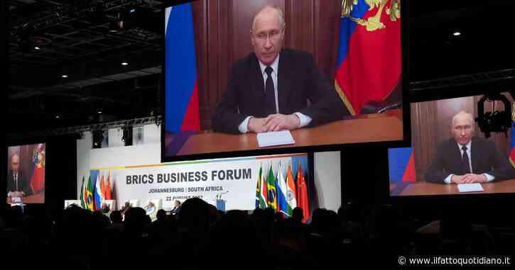 Ucraina, la diretta – Mosca: affondate due navi. Putin apre sul grano: “Ma si rispetti l’accordo”. Cina e Sudafrica: sosteniamo i negoziati