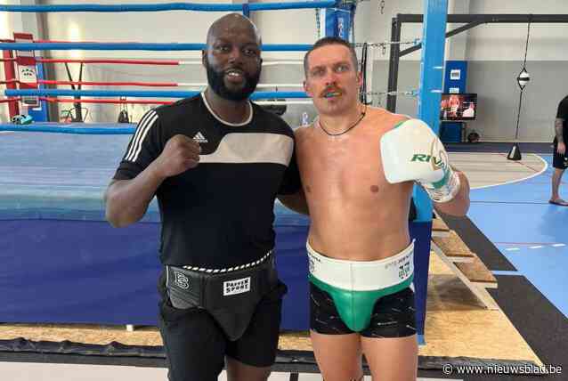 Antwerpse bokser Big Jack Mulowayi moet Oleksandr Usyk aan WK-titel helpen: “Na een sessie heb ik al eens zin in steak, maar krijg ik alleen nog maar een soepje binnen”